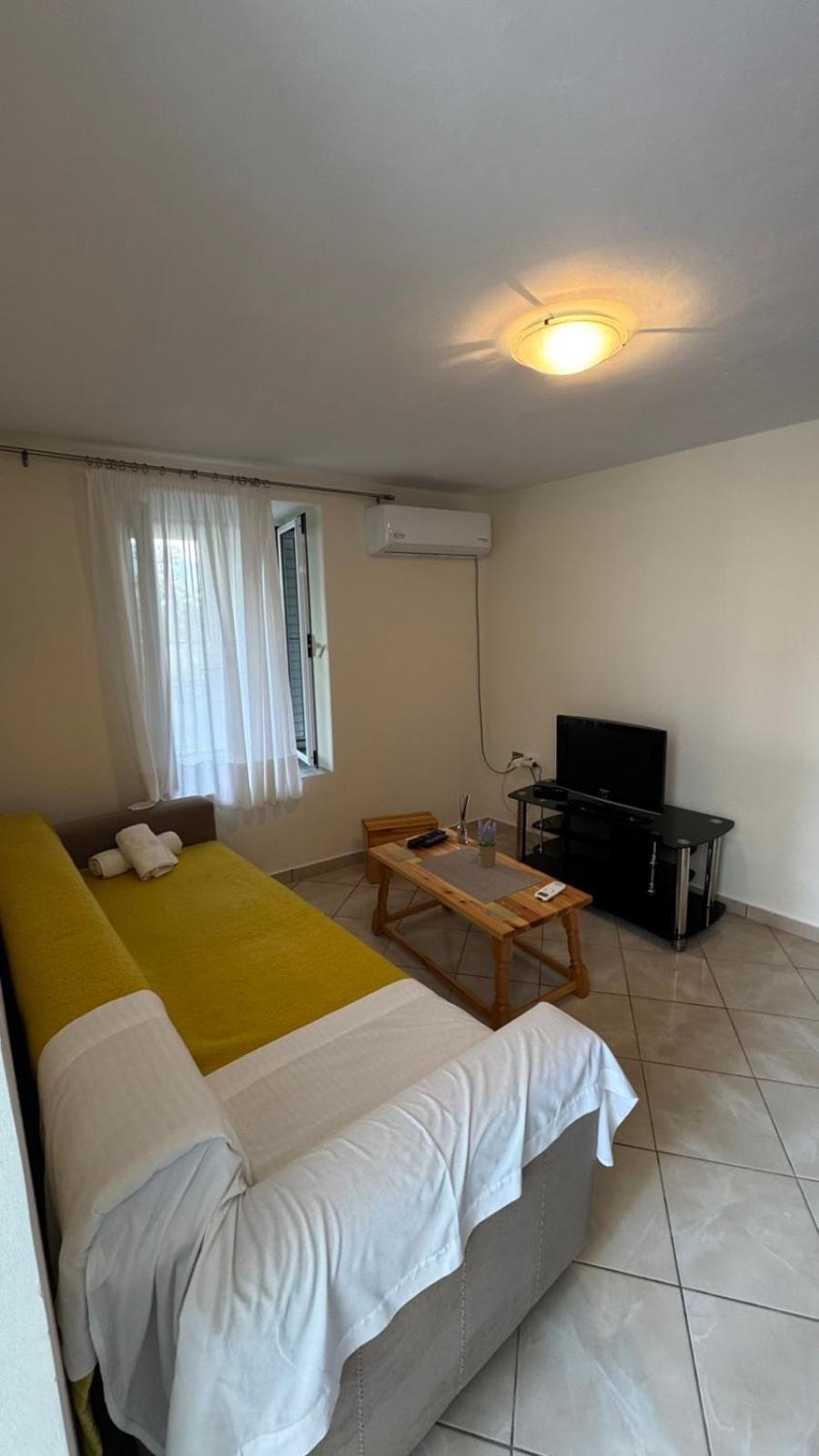 Lucas Apartments Himarë Zimmer foto